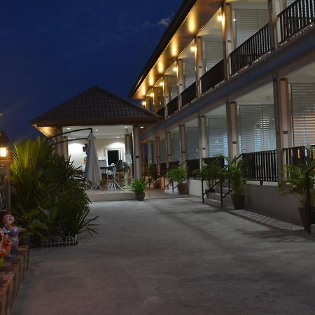 Koh Larn Sea Side Resort Exterior photo